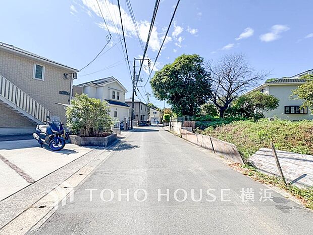 生活利便に優れた住環境に立地し、ゆとりある生活が送れます。