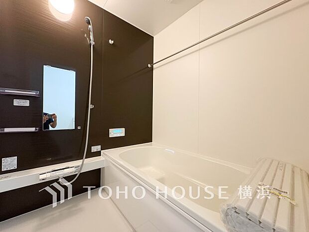 すっきりとした清潔感が感じられ、心身をリフレッシュできる寛ぎを深めてくれるスペースです。