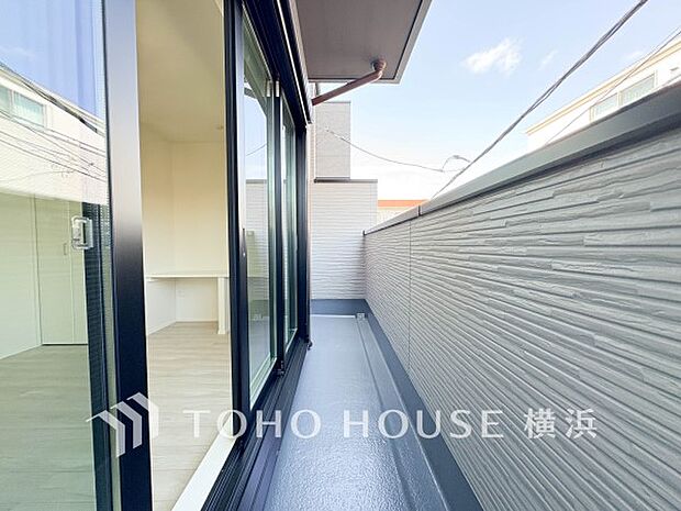 お部屋にも爽やかな風と暖かく柔らかな日差しが差し込み、毎日の暮らしを豊かに彩ります。