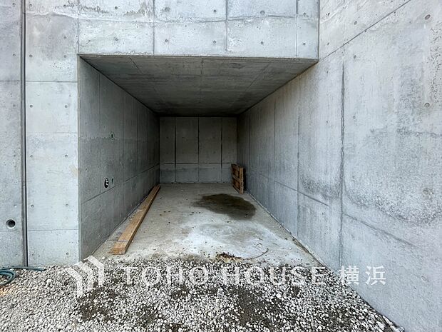 敷地内に駐車スペースがあると、日々の暮らしのをスムーズに運ぶ事が出来ます。（2025年8月撮影）