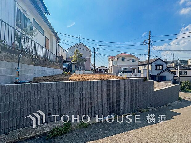 良質な環境に暮らす永住の邸がここに誕生します。（2025年8月撮影）