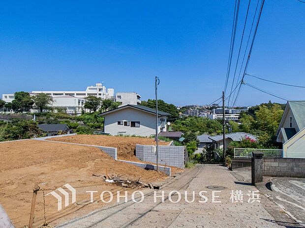 穏やかな住環境で子育てファミリーにもおすすめです。（2025年8月撮影）