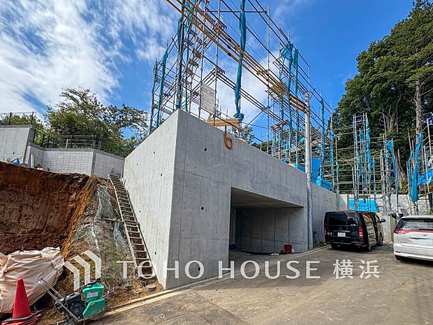 駅やお買物、教育施設が徒歩圏に揃う便利な住環境で永住の地に相応しい立地です。（2025年10月撮影）