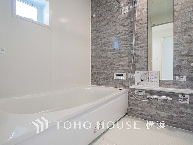 すっきりとした清潔感が感じられ、心身をリフレッシュできる寛ぎを深めてくれるスペースです。