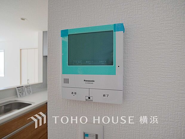 誰が来てもわかる様にモニター付きインターホンを設置。快適と安らぎを合わせた優しい設計。