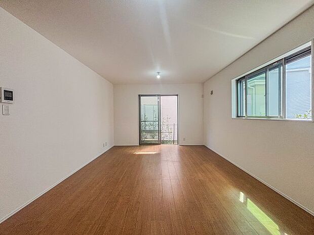 家族と過ごす時間を大切にしたい方にぴったりの明るくゆとりある住空間です。