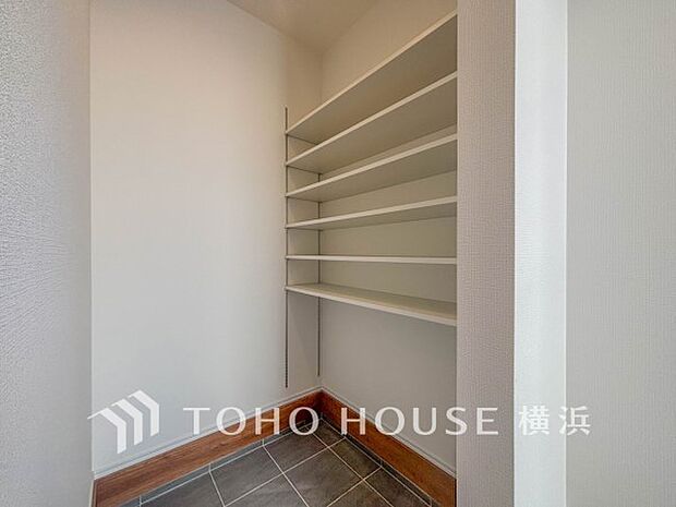 シューズインクローゼット完備でたくさんの靴をしっかり収納。