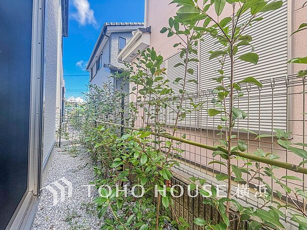 ガーデニングで色とりどりの草花を綺麗に飾ればより一層華やかな空間になります。