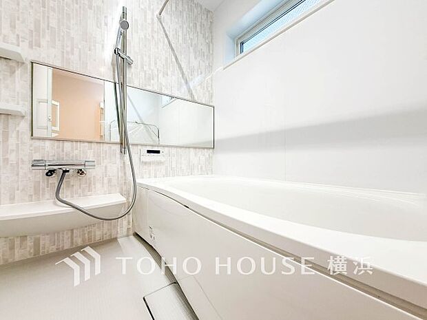 すっきりとした清潔感が感じられ、心身をリフレッシュできる寛ぎを深めてくれるスペースです。