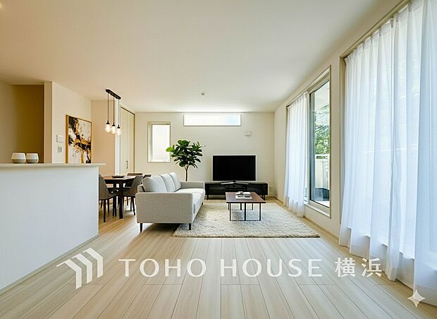 ここはみんなが集い、食事と楽しい会話が始まるスペース。