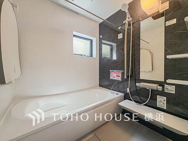 一日の疲れが癒される優雅な時間を堪能できるゆとりあるバスルームです。