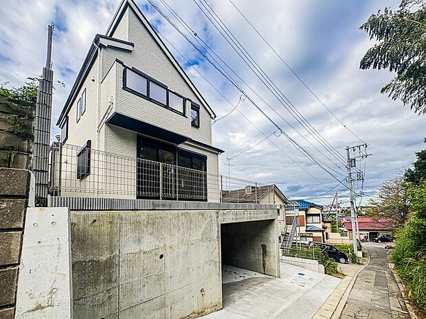 子育て環境、生活利便に優れた住環境に立地し、ゆとりある生活が送れます。