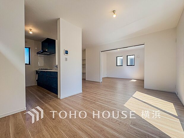 家族と過ごす時間を大切にしたい方にぴったりの明るくゆとりある住空間です。