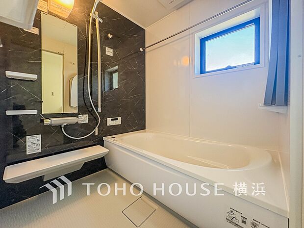 一日の疲れが癒される優雅な時間を堪能できるゆとりあるバスルームです。