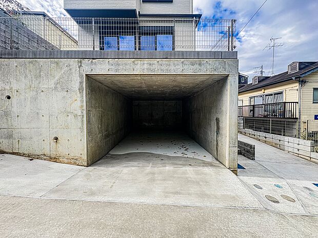 敷地内に駐車スペースがあると、日々の暮らしのをスムーズに運ぶ事が出来ます。