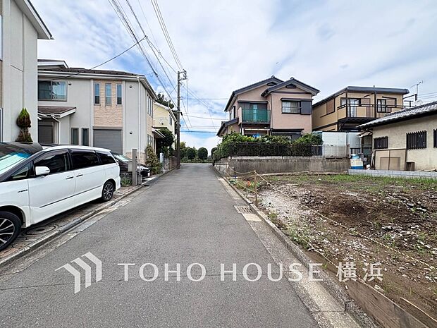 子育て環境、生活利便に優れた住環境に立地し、ゆとりある生活が送れます。(2025年9月撮影)