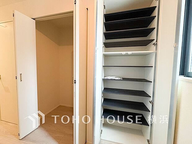 シューズインクローゼット完備でたくさんの靴をしっかり収納。