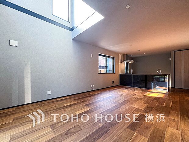 家族と過ごす時間を大切にしたい方にぴったりの明るくゆとりある住空間です。