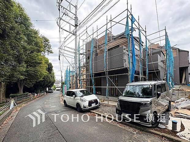 表現された空間は豊かな光と風を纏い、暮らしの時間を豊かにしてくれます。(2025年9月撮影)