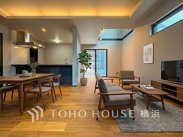 寛ぎとコミュニケーションを育む居心地のよい場所。(家具・装飾品はAI加工です)