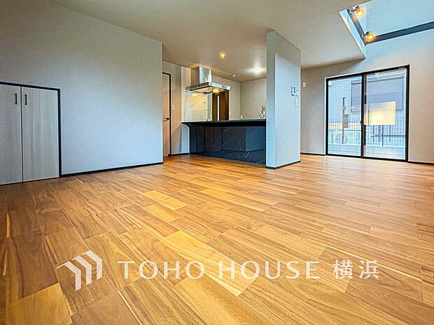 ご家族やお客様との時間など、多くの時を刻む空間。