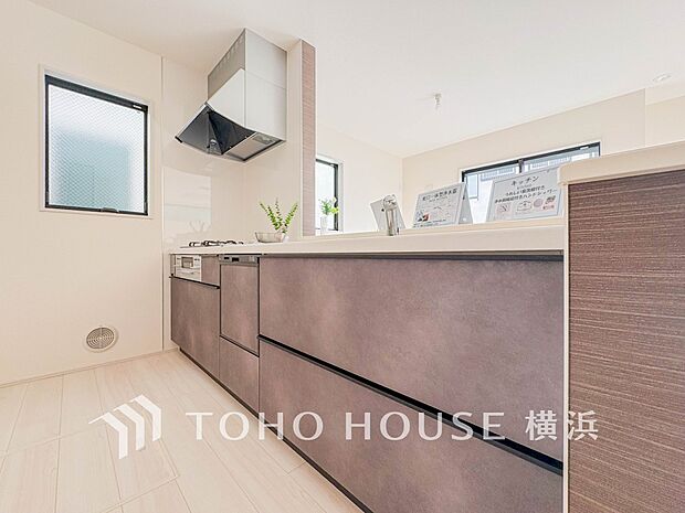 快適な日常を支える機能性と強さがひとつになったキッチンです。(2号棟)