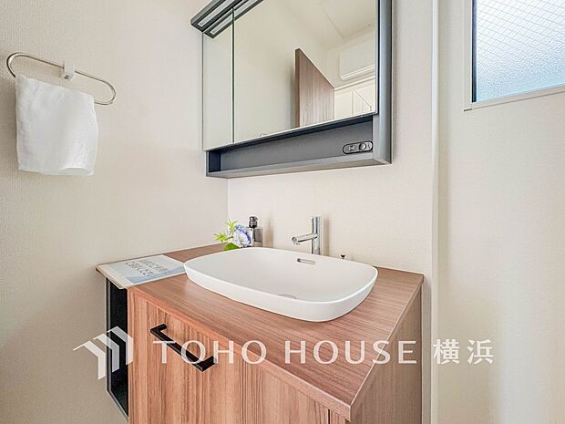 ご家族の1日が始まり、1日の終わりを締めくくる洗面空間。(2号棟)