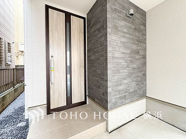 デザイン性の高いエントランスは、住む方のプライドを満たすクオリティ。