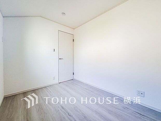 通風・採光にも優れ、心地よい光と風があふれています。プライベートな自分時間を快適に過ごせるお部屋。