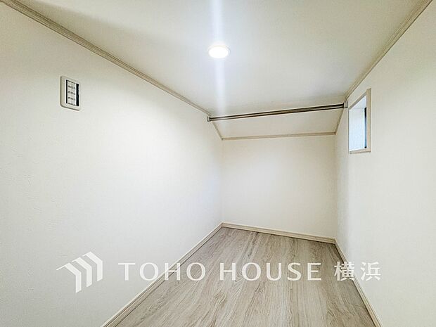 心地よい光と風があふれています。プライベートな自分時間を快適に過ごせるお部屋。