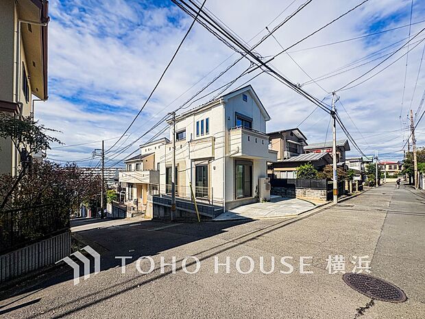 生活利便に優れた住環境に立地し、ゆとりある生活が送れます。