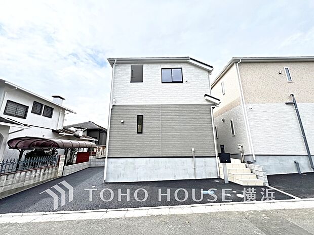 お住まいの顔となる玄関。住まう方のプライドを満たすクオリティを備えています。