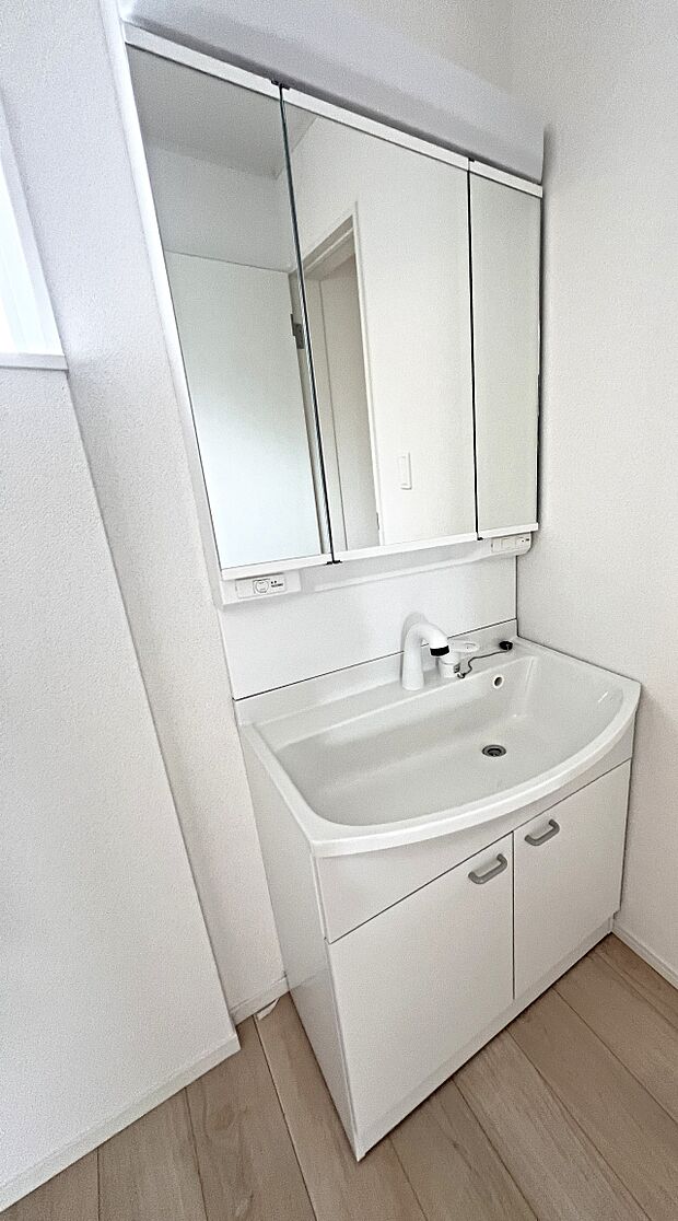 ご家族の1日が始まり、1日の終わりを締めくくる洗面空間。