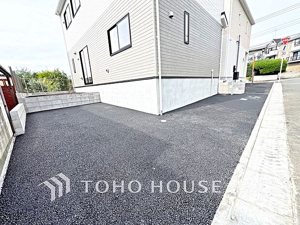 敷地内に駐車スペースがあると、日々の暮らしのをスムーズに運ぶ事が出来ます。