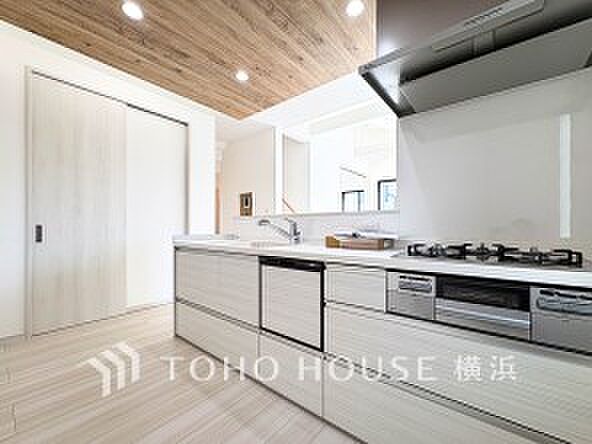 家族の健康を支えるキッチン。毎日使う場所だから気持よく使えて、居心地の良い空間に。