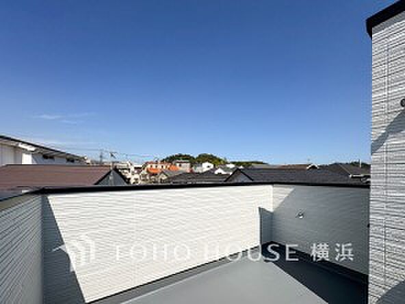 お部屋にも爽やかな風と暖かく柔らかな日差しが差し込み、毎日の暮らしを豊かに彩ります。