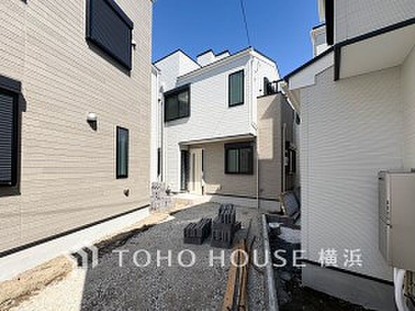 十分な広さのカースペースは、お車2台分の広さがあります。