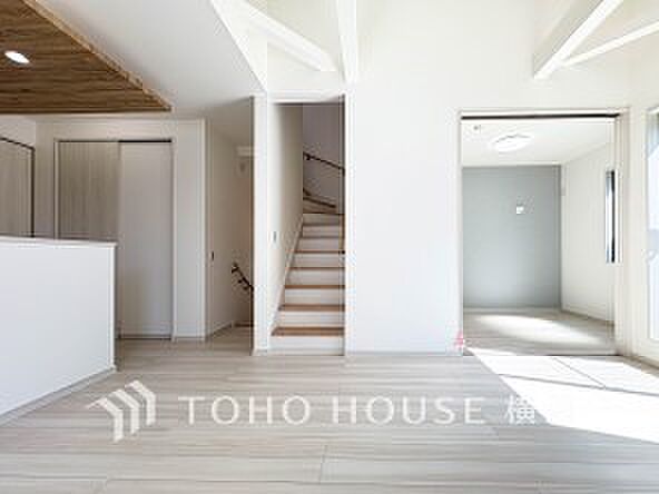 話に夢中になりすぎて、ついつい時を忘れてしまう。そんな束の間の幸せを感じさせてくれる場所。