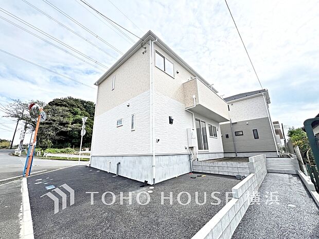 敷地内に駐車スペースがあると、日々の暮らしのをスムーズに運ぶ事が出来ます。