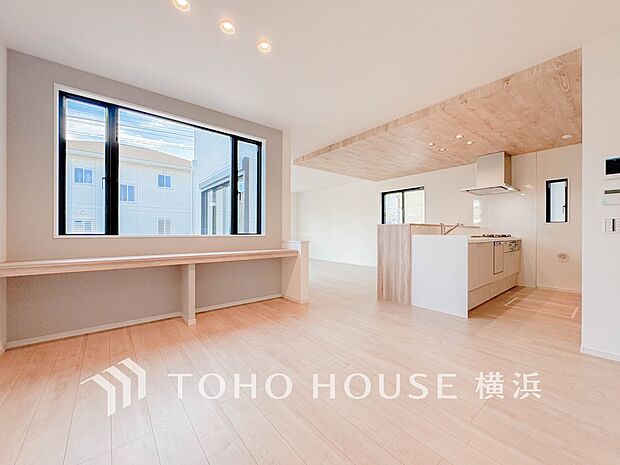 家族と過ごす時間を大切にしたい方にぴったりの明るくゆとりある住空間です。