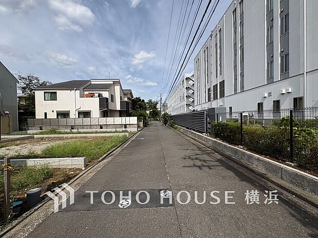 穏やかな住環境で子育てファミリーにもおすすめです。（2025年9月撮影）