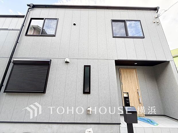 デザイン性の高いエントランスは、住む方のプライドを満たすクオリティ。