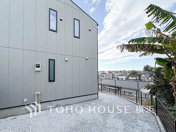 子育て環境、生活利便に優れた住環境に立地し、ゆとりある生活が送れます。