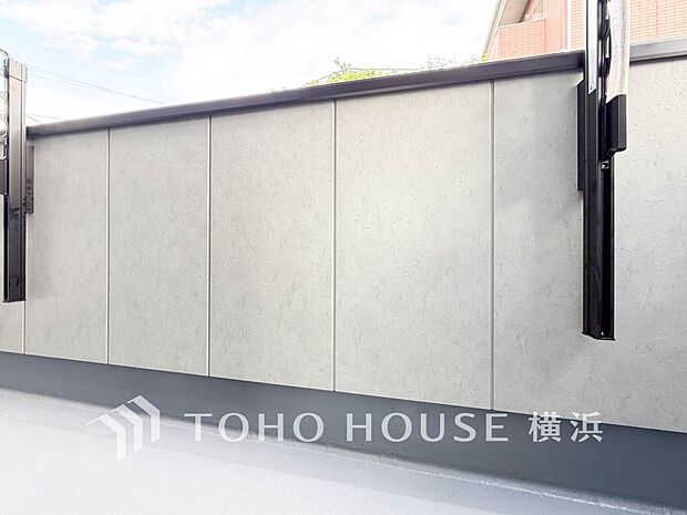 心地よい陽射しや暖かな風を楽しむことが出来るバルコニー。