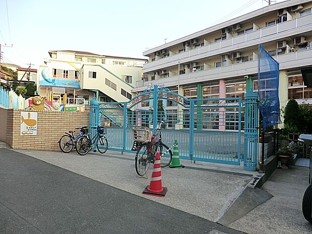 若草幼稚園 400m ヨコミネ式教育法を取り入れ、ヨコミネ式をベースに「自学自習の習慣」を身に付けることを目標としています