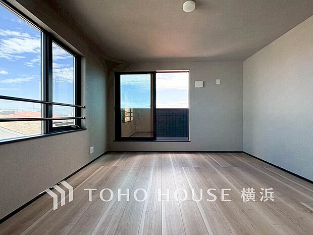 通風・採光にも優れ、プライベートな自分時間を快適に過ごせるお部屋。