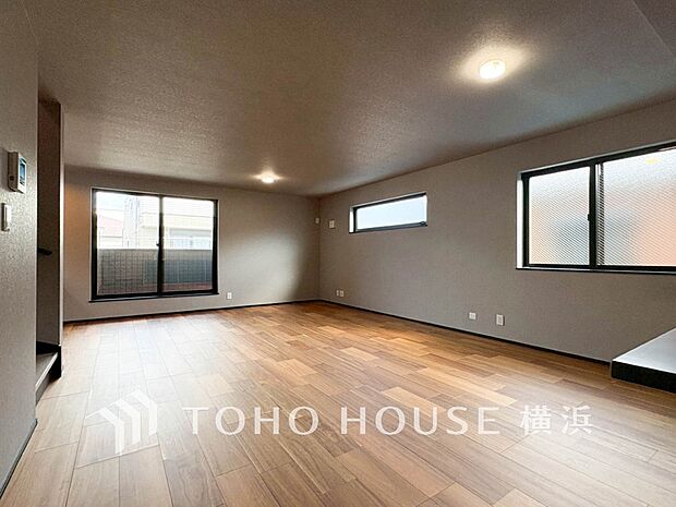 忙しい朝でも、しっかり家族が揃って食事をして頂けるゆとりある大きさのダイニングスペース