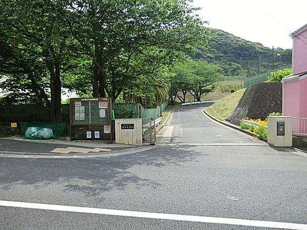 横須賀市立野比中学校　950m　 