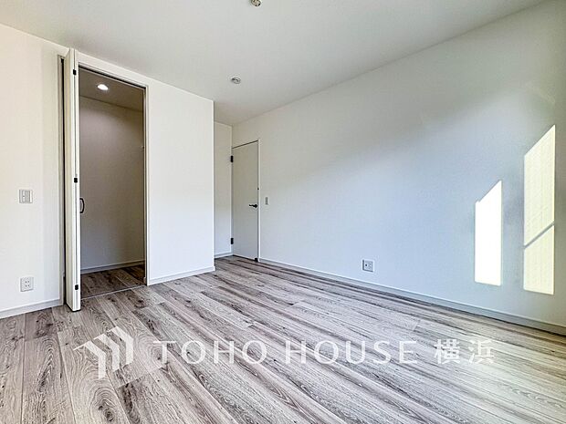 採光もアクセントの一つとして。プライベートルームにはやさしい光が射し込んでいます。