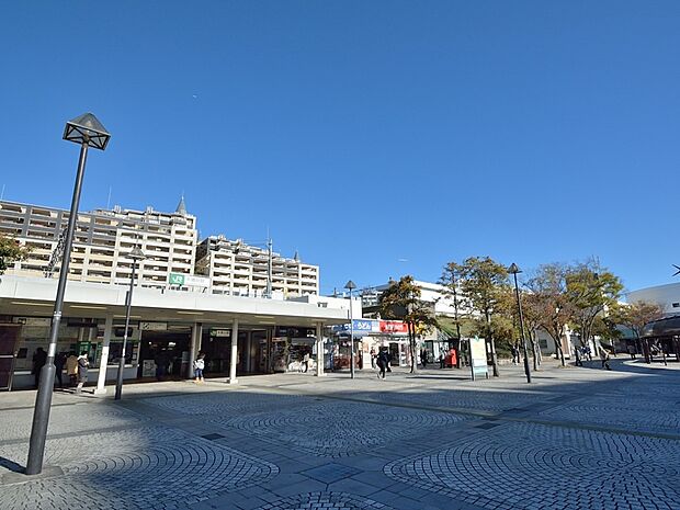 JR 根岸線『本郷台』駅 1360m 「横浜」駅へ乗り換えなしで約25分。市内はもちろん都心の駅や大船駅へダイレクトアクセス可能です。